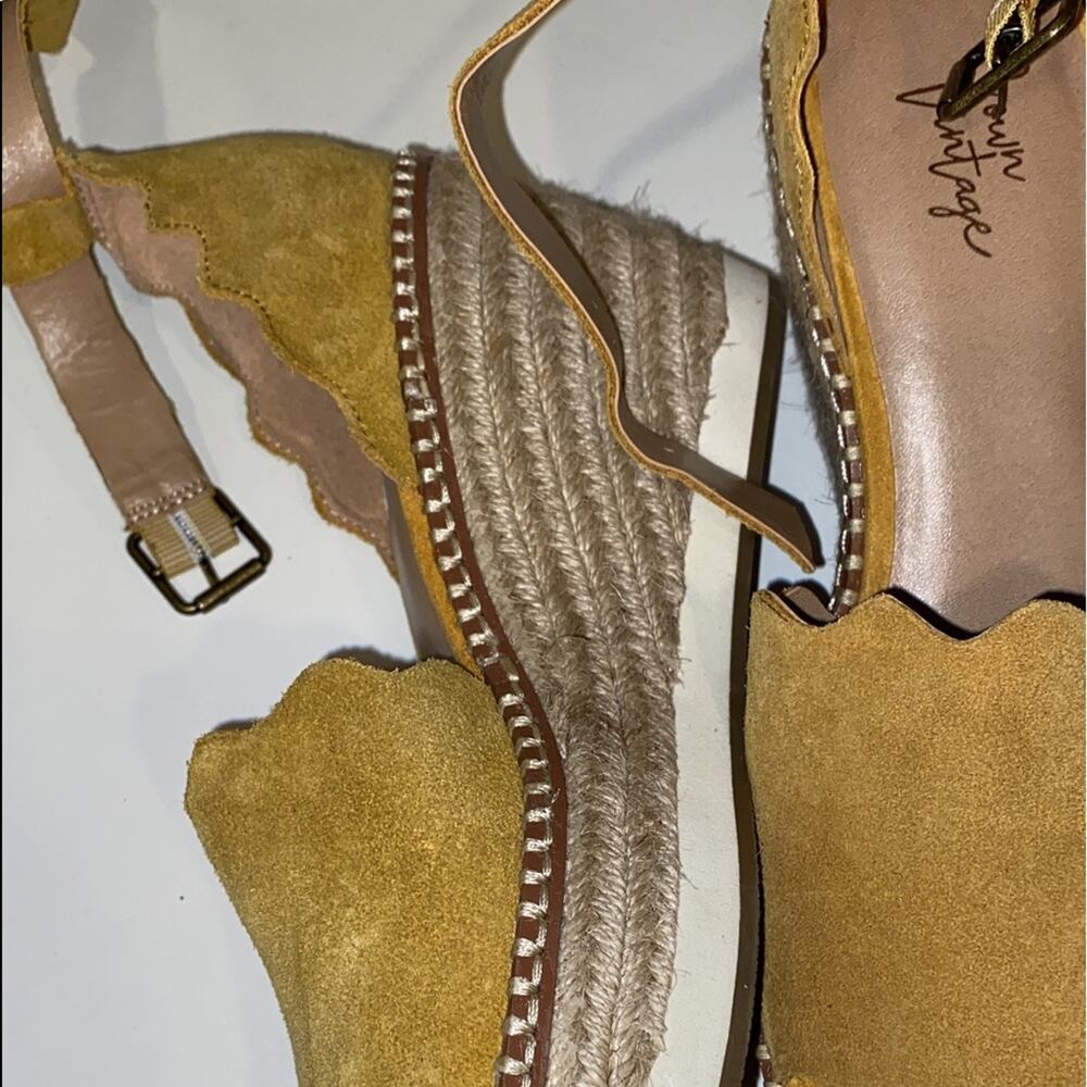 Crown Vintage Sandals - Picture 7 of 11